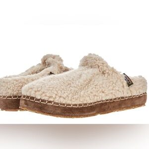 L.L. Bean Women's Slippers in Cream 7 NEW